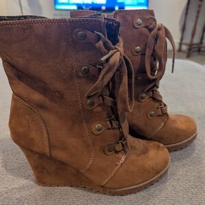 Stylish Tan Lace-Up Wedge Boots
